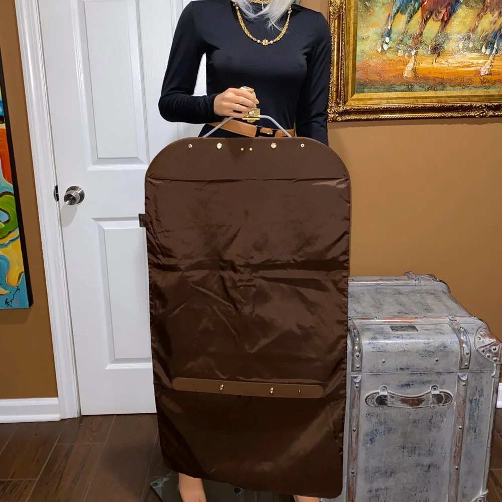 💯%👉🏻Authentic Louis Vuitton Garment Cover Bag